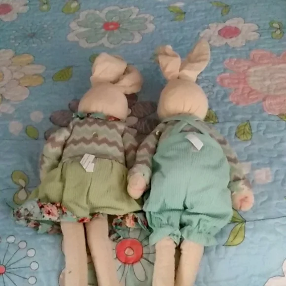 Easter Bunny Couple - Picture 6 of 9